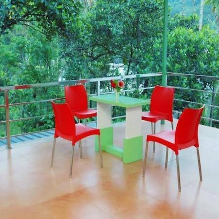 Thekkady Spice Valley Holiday Hotel Текади Екстериор снимка