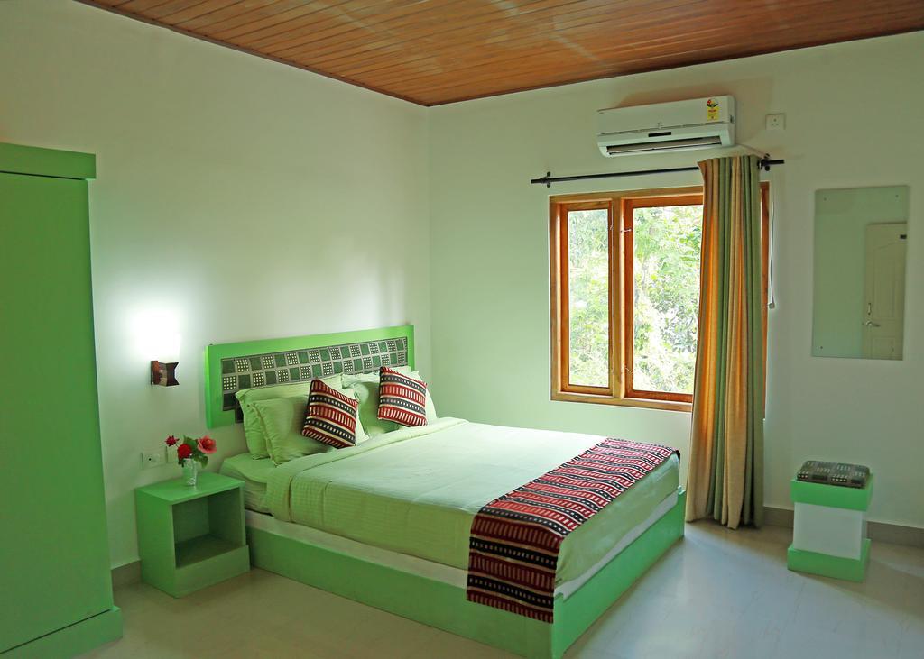 Thekkady Spice Valley Holiday Hotel Текади Стая снимка